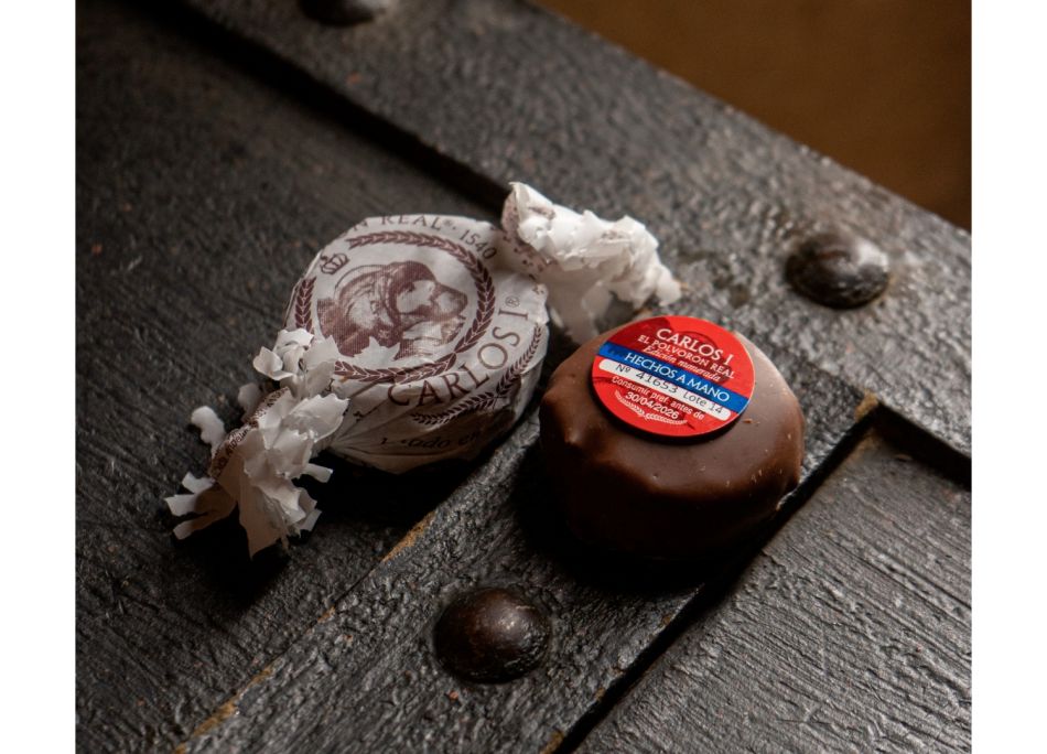 Bolsa 240 gr Polvorones Carlos I baados en Chocolate